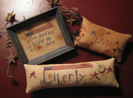 Photo of Independence Day pillow tuck, pinkeep, and mini-sampler